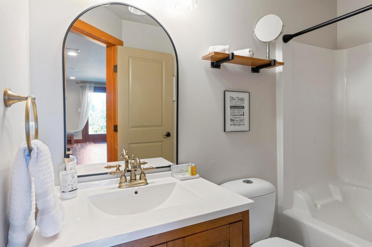 Shawnigan Hills Guest Suite Shawnigan Lake Eksteriør billede